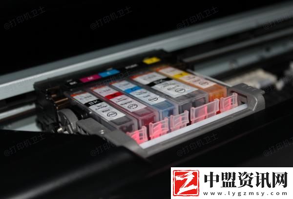 惠普打印機(jī)重新開始燈一直亮怎么回事