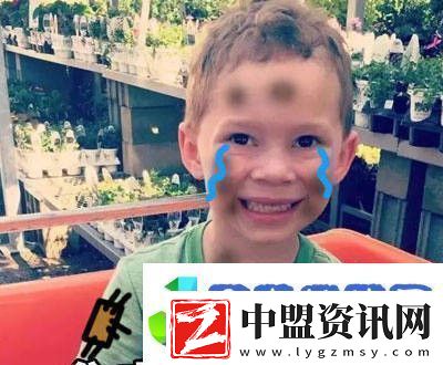 2021貧窮使我快樂的表情包2021貧窮使我快樂假笑男孩表情包大全分享