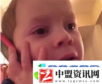 2021貧窮使我快樂的表情包2021貧窮使我快樂假笑男孩表情包大全分享