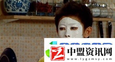 2021貧窮使我快樂的表情包2021貧窮使我快樂假笑男孩表情包大全分享
