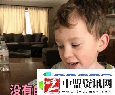 2021貧窮使我快樂的表情包2021貧窮使我快樂假笑男孩表情包大全分享